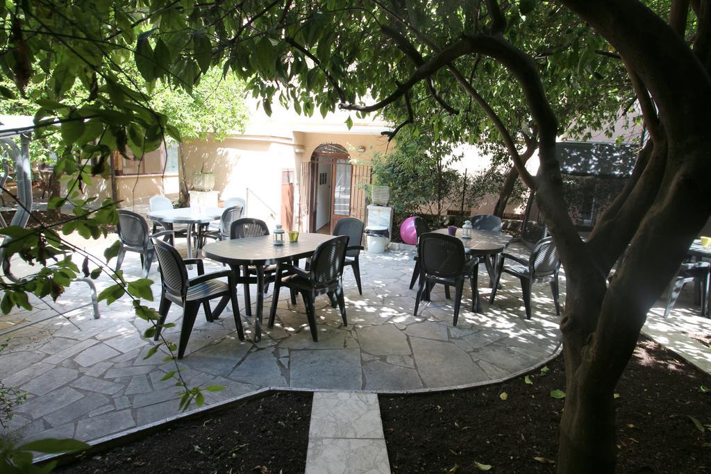 New Generation Center Hostal *