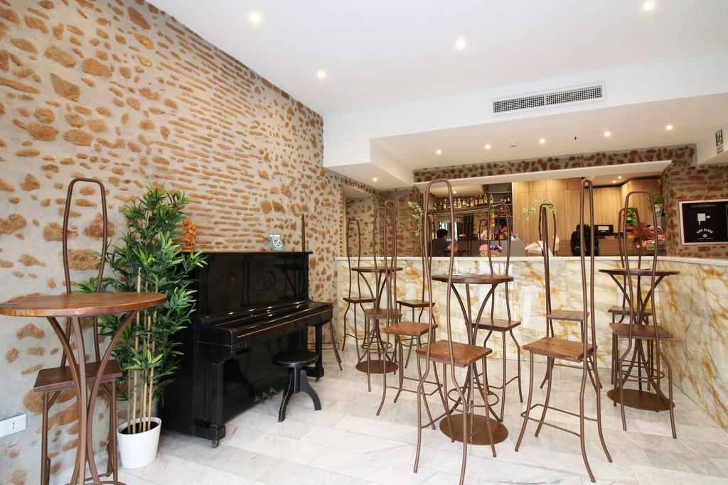 New Generation Center Hostal Roma