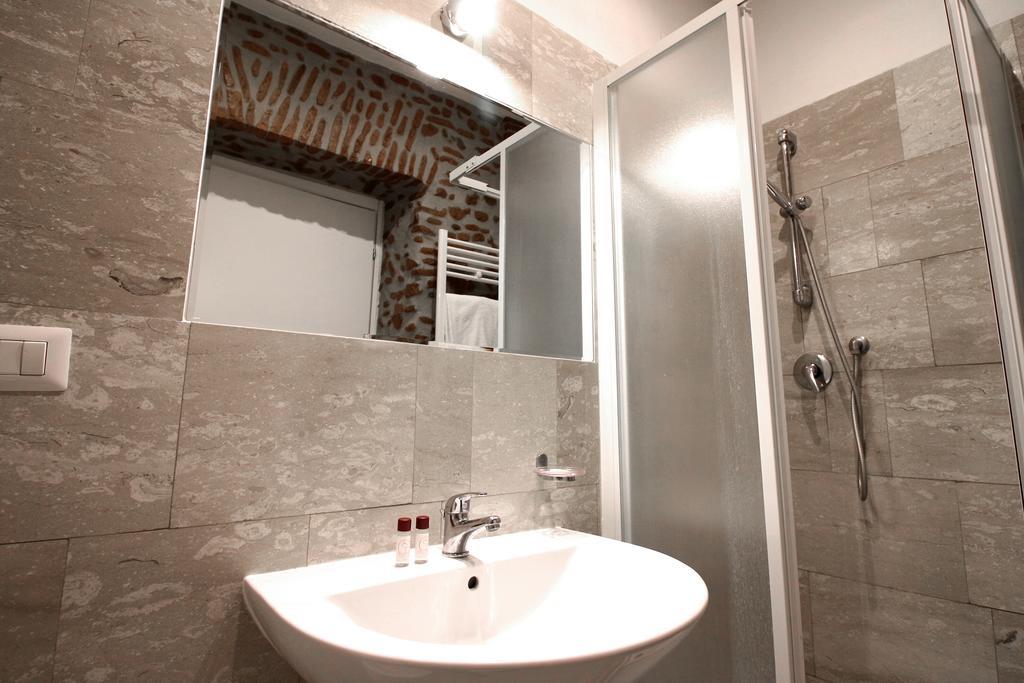New Generation Center Hostal