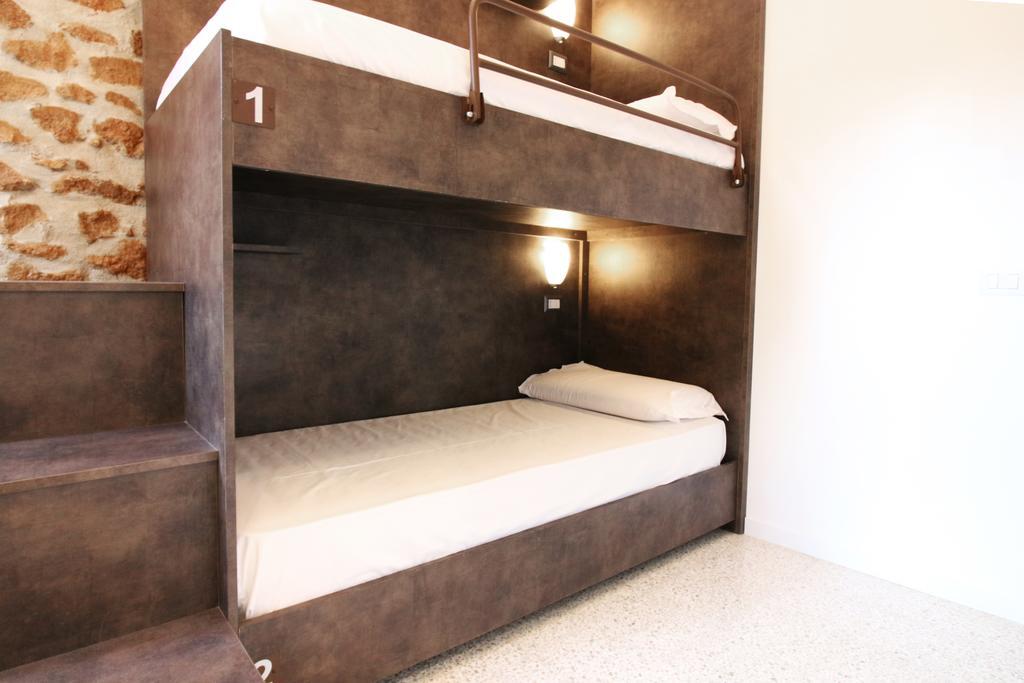 New Generation Center Hostal Roma